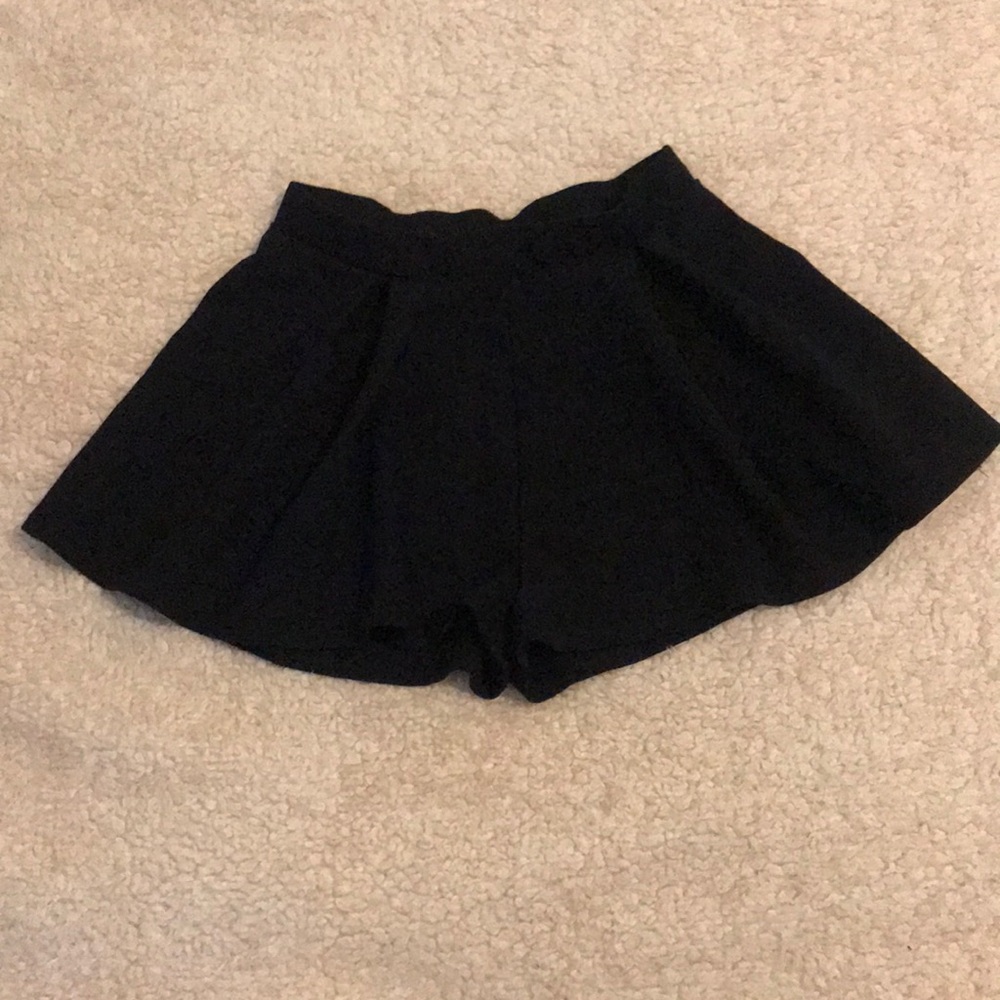 High-waisted Black Skort